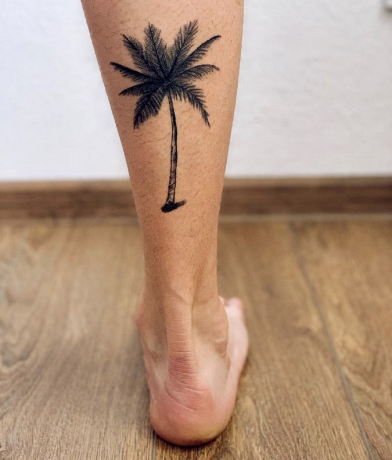 На икре пальма, photo - Тату мастер Barb Tattoo