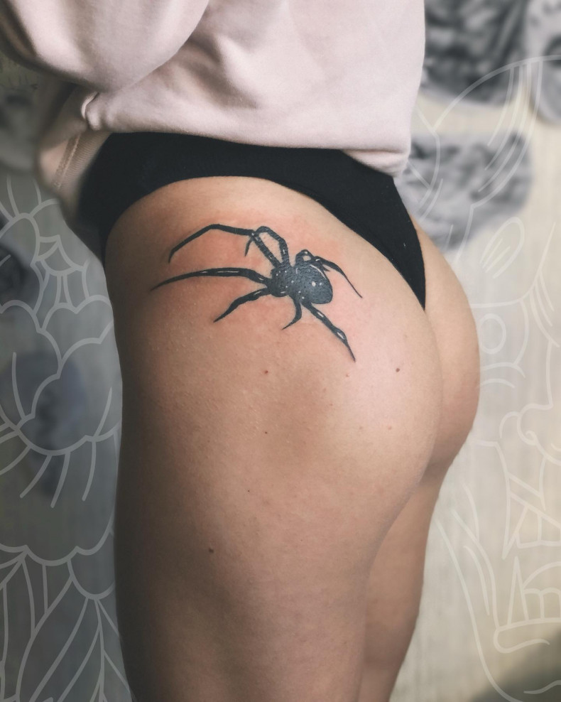 На ягодице паук, photo - Тату мастер Barb Tattoo