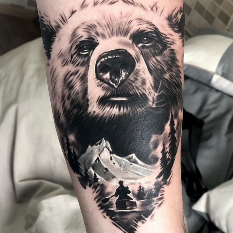 Boat bear, photo - Tattoo Master Barb Tattoo