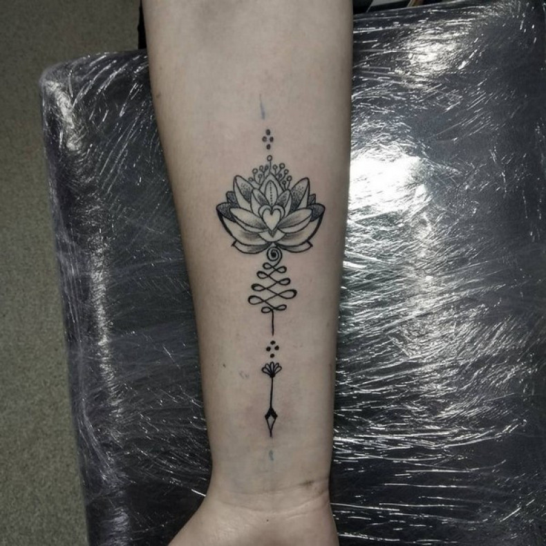 Langeweile lotus, photo - Tattoo-Meister Barb Tattoo