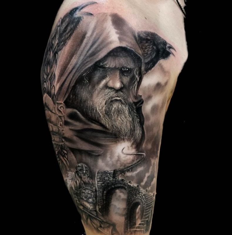 Kruk mnich Słowiański, photo - Tatuażysta Barb Tattoo