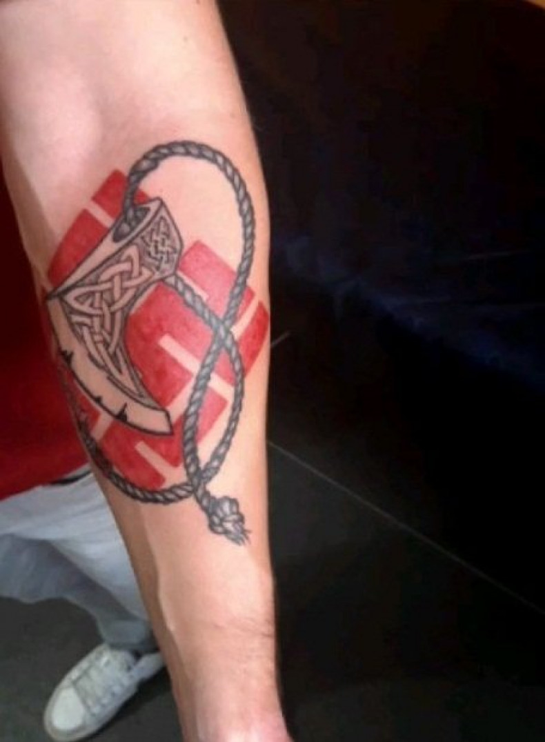 Symbol topór, photo - Tatuażysta Barb Tattoo