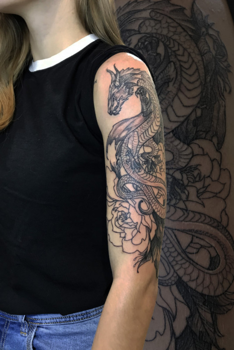 Whip shading smok, photo - Tatuażysta Barb Tattoo