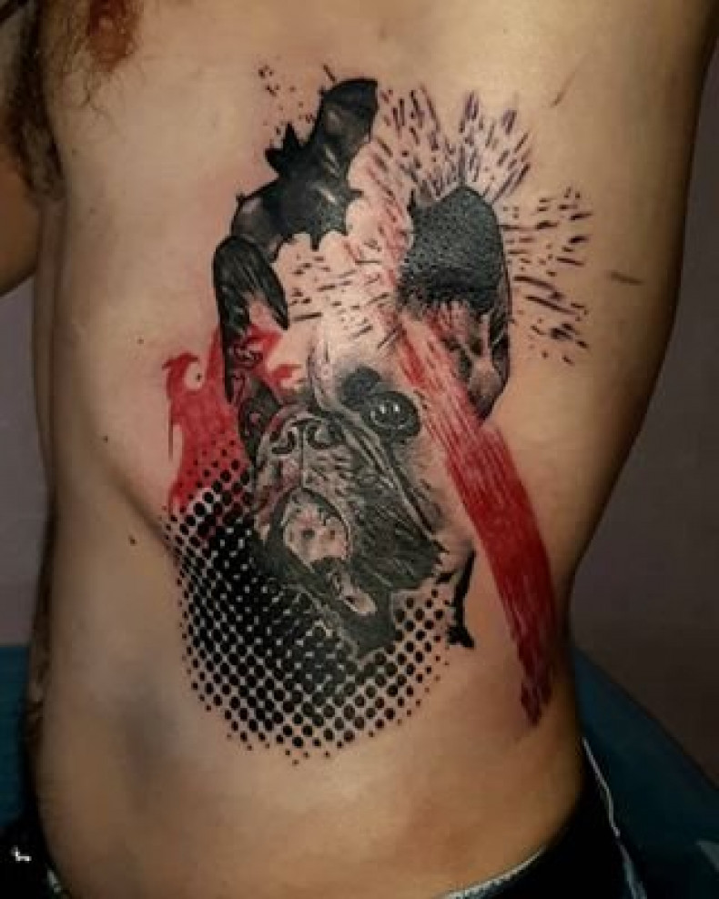 Bulldogge Hund trash polka, photo - Tattoo-Meister Barb Tattoo