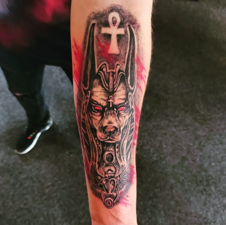 Anubis ankh trash polka, photo - Tatuażysta Barb Tattoo