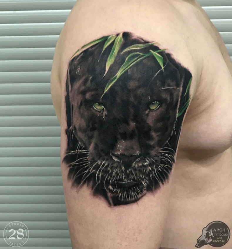 Blackwork panther, photo - Tattoo-Meister Barb Tattoo