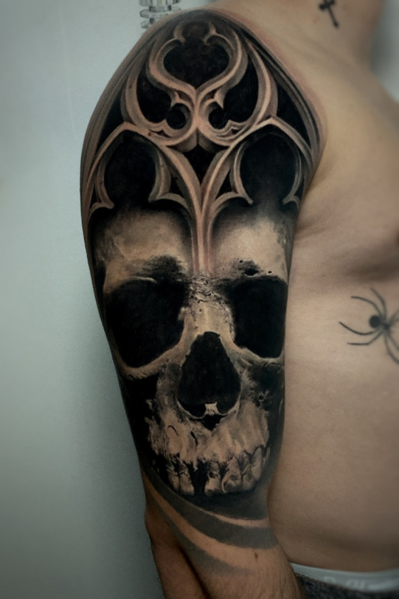 Blackwork gotyk, photo - Tatuażysta Barb Tattoo