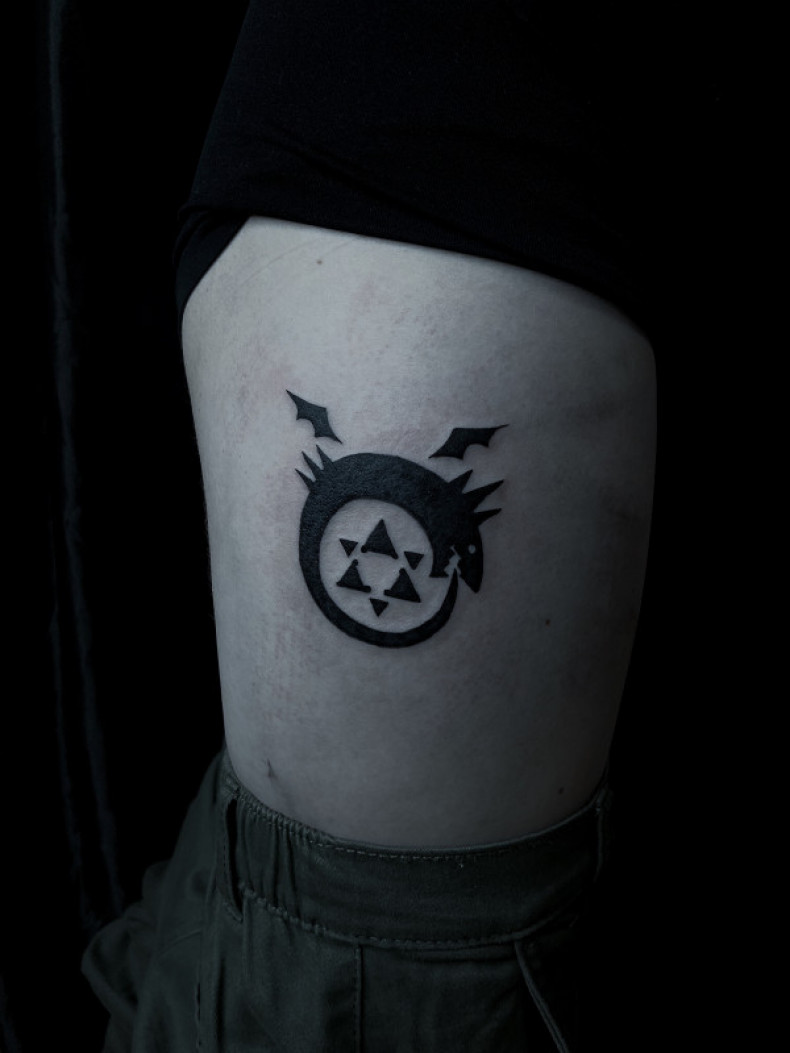 Blackwork the star of David side, photo - Tattoo Master Barb Tattoo