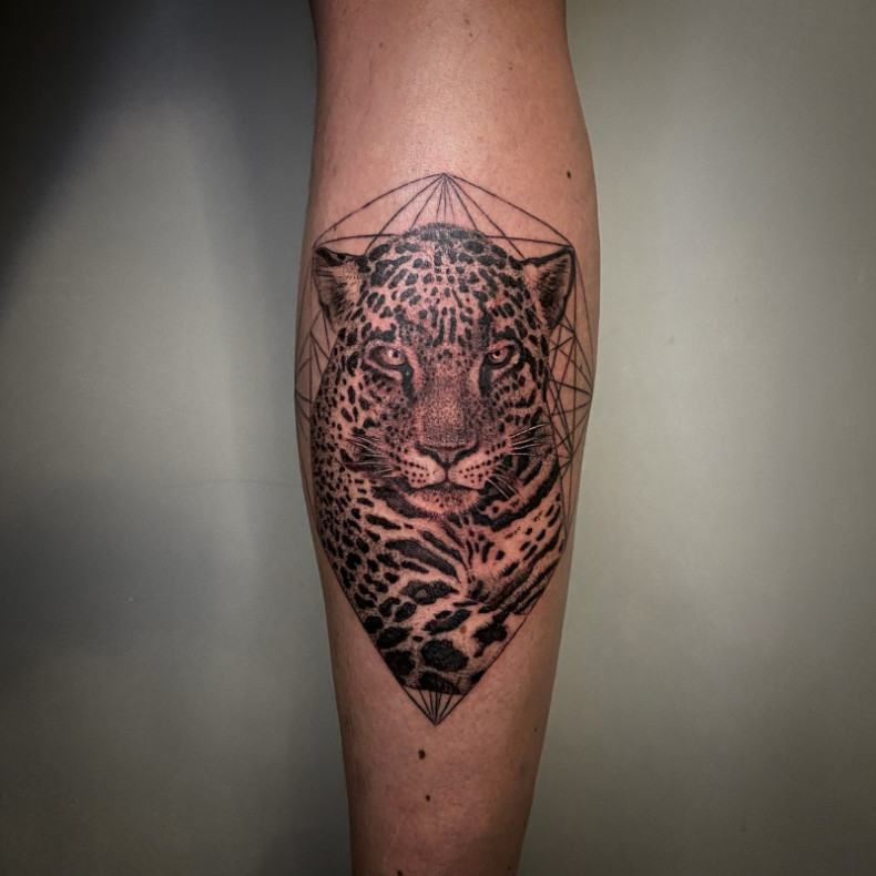 Dotwork jaguar, photo - Tattoo Master Barb Tattoo