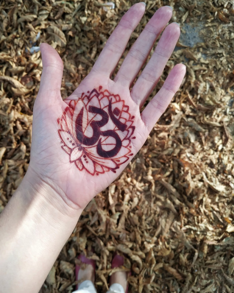 Mehendi - painting with natural henna, photo - Tattoo Master Barb Tattoo