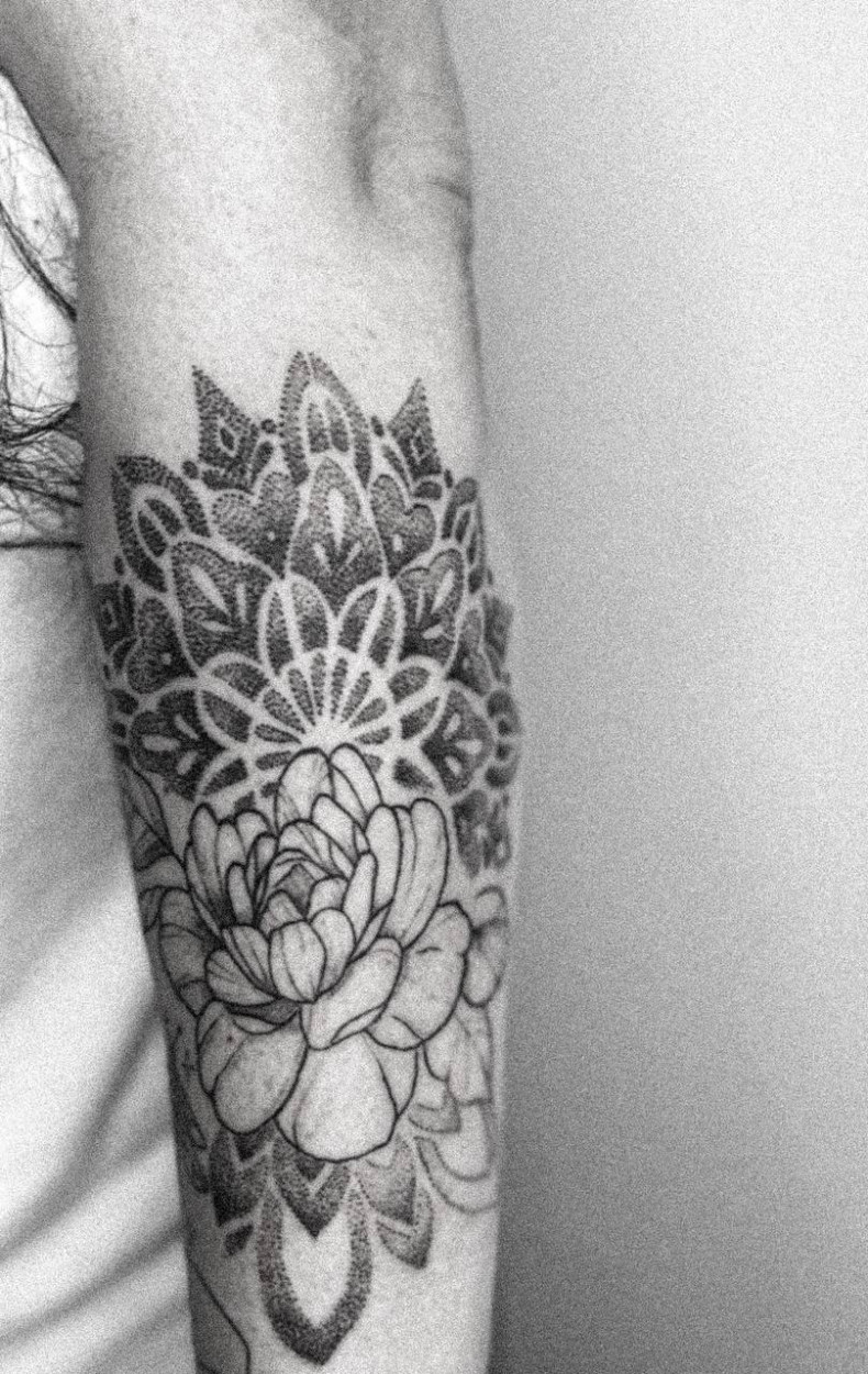 Mandala Zier blume, photo - Tattoo-Meister Barb Tattoo