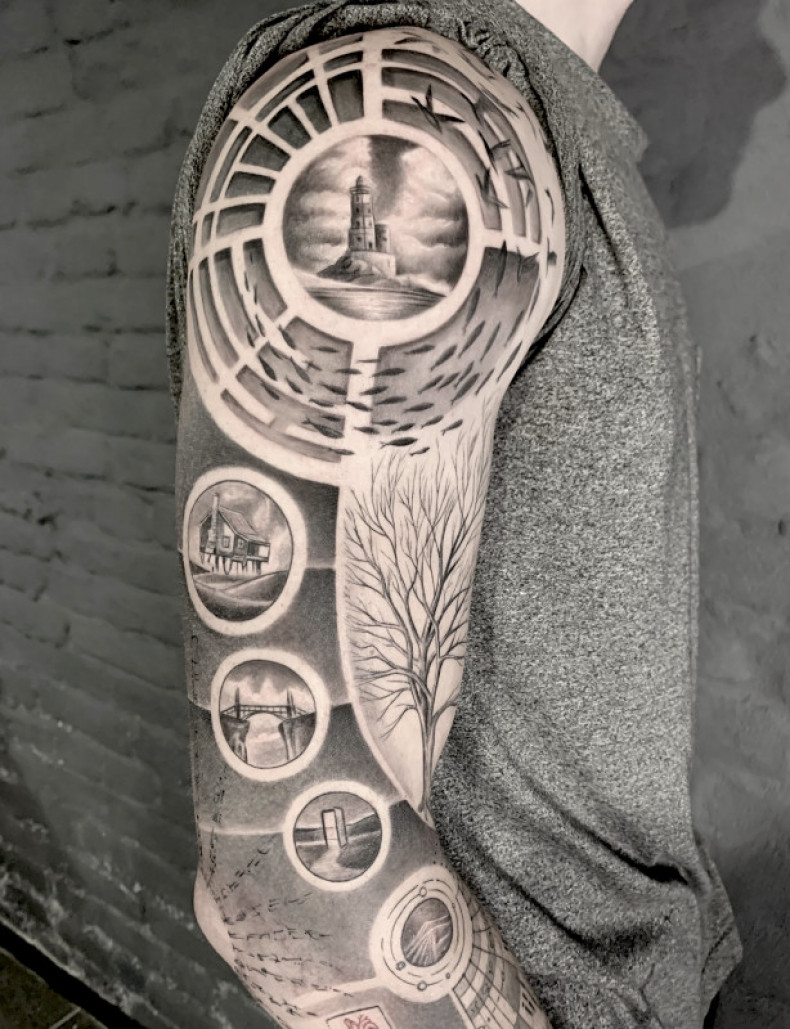 Geometric house circle, photo - Tattoo Master Barb Tattoo