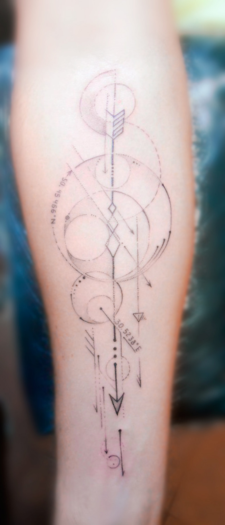 Cienka geometria czarno-biała, photo - Tatuażysta Barb Tattoo