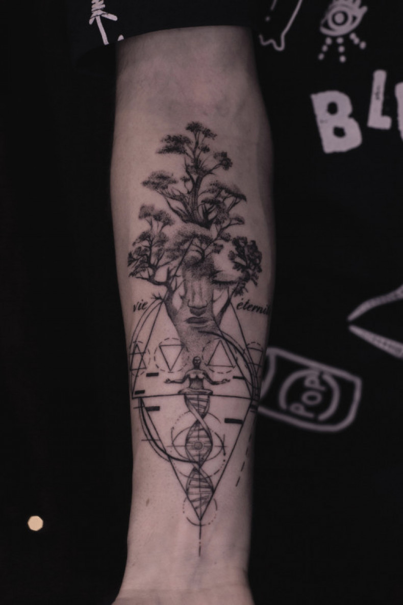 Geometryczny drzewo dna, photo - Tatuażysta Barb Tattoo