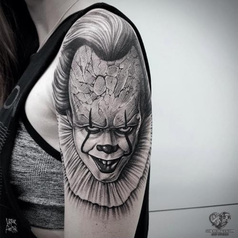 Клоун хоррор, photo - Тату мастер Barb Tattoo