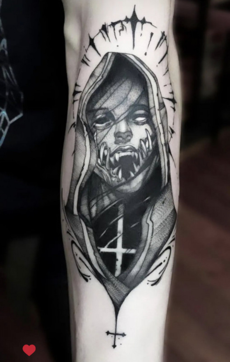 Czarownica zakonnica horror, photo - Tatuażysta Barb Tattoo