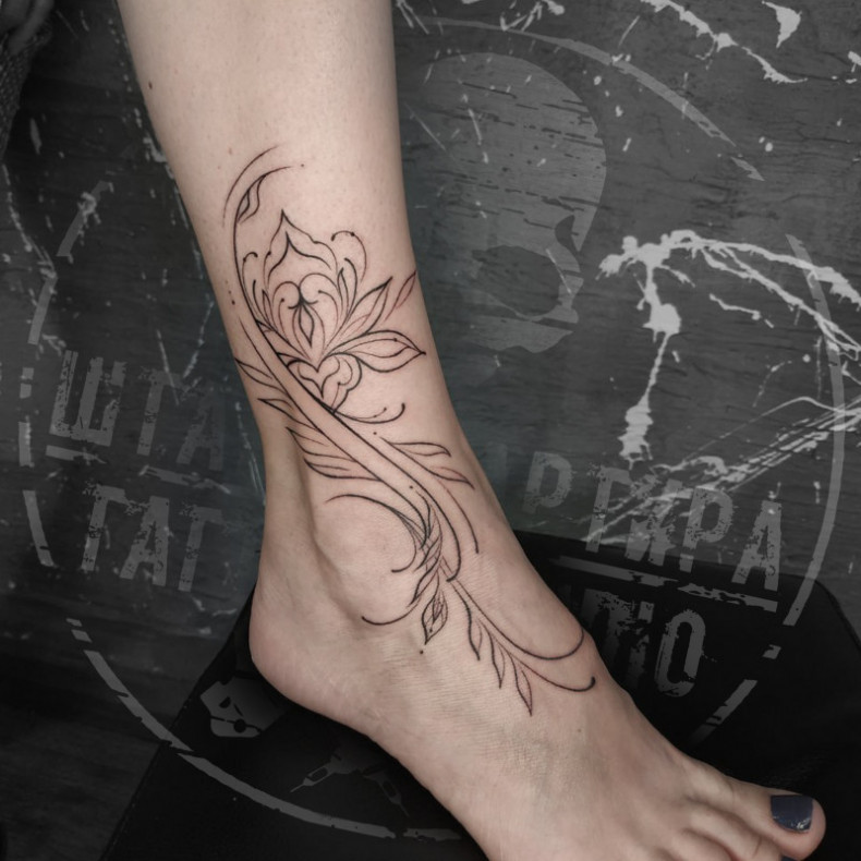 Ankle flower, photo - Tattoo Master Barb Tattoo