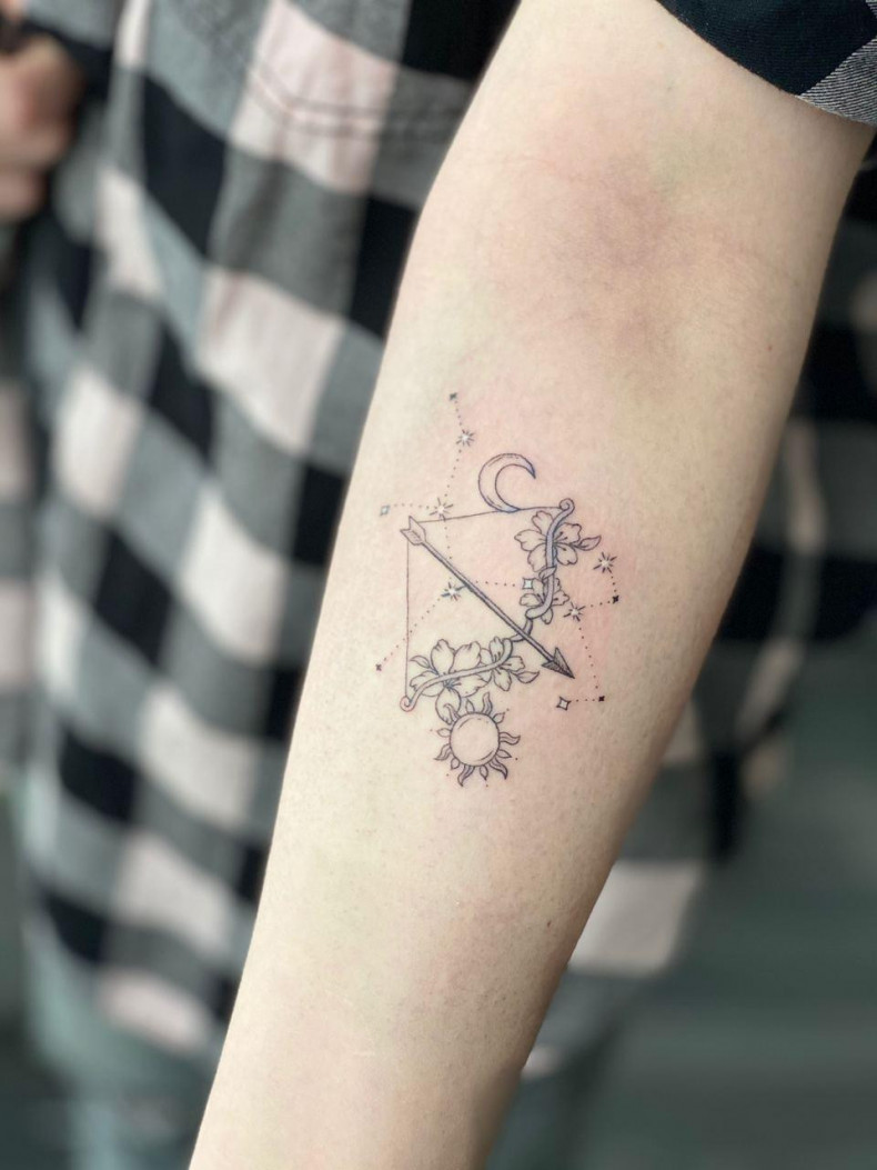 Księżyc słońce strzelec, photo - Tatuażysta Barb Tattoo