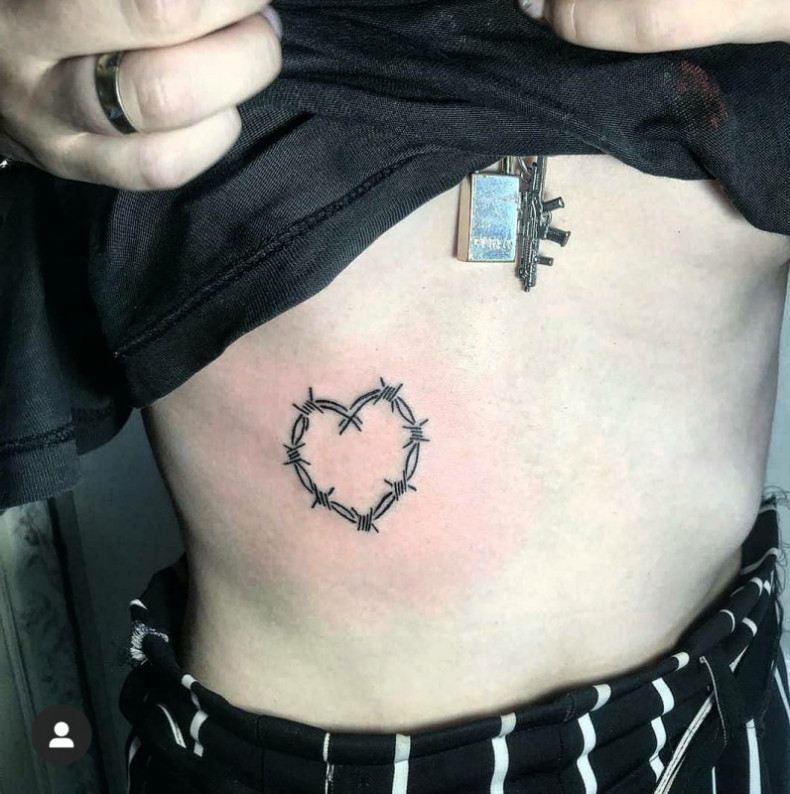 Barbed wire heart, photo - Tattoo Master Barb Tattoo