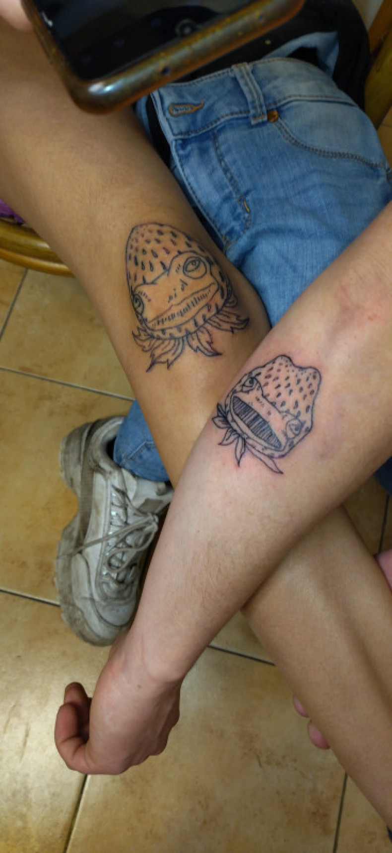 Underground frog couple, photo - Tattoo Master Barb Tattoo