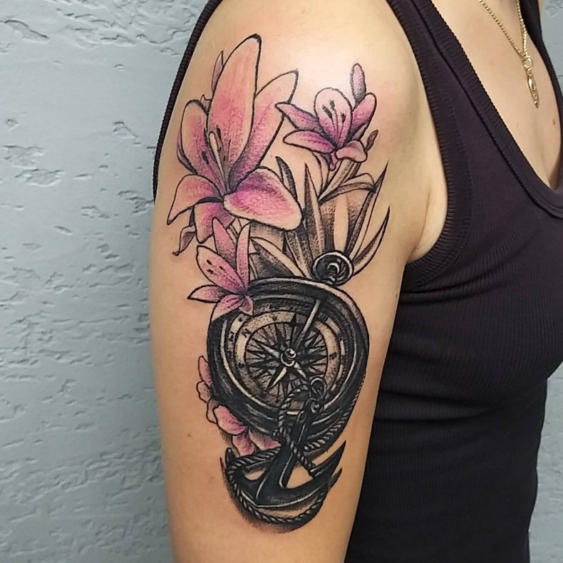 Compass lily anchor, photo - Tattoo Master Barb Tattoo