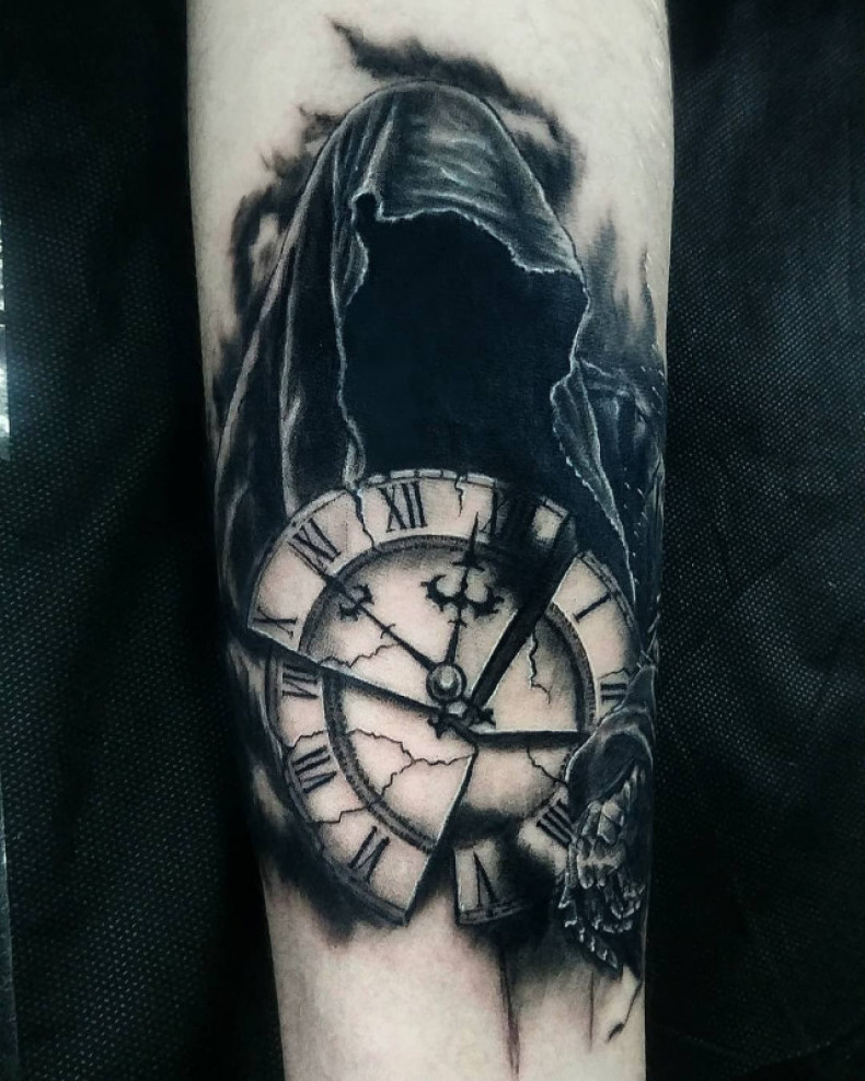 Monk clock, photo - Tattoo Master Barb Tattoo