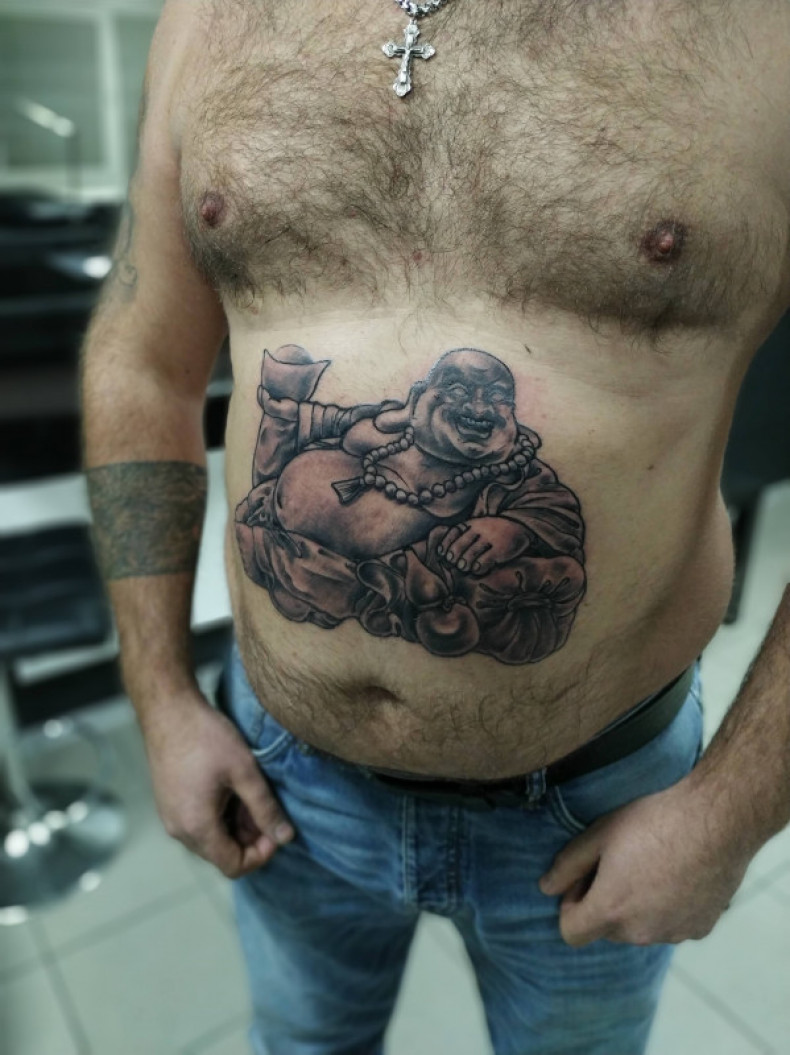 Czarny szary Budda na brzuchu, photo - Tatuażysta Barb Tattoo