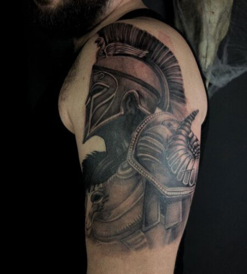 Wojownik spartan kask, photo - Tatuażysta Barb Tattoo