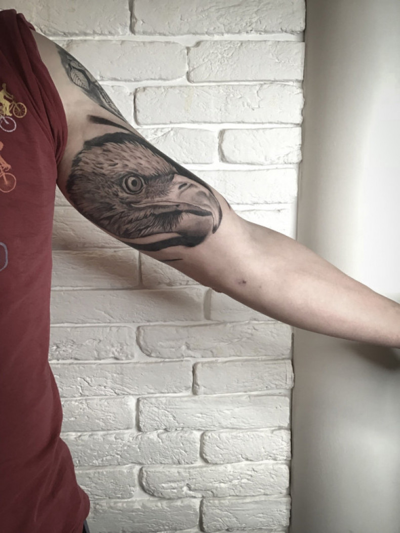 Biceps orzeł, photo - Tatuażysta Barb Tattoo