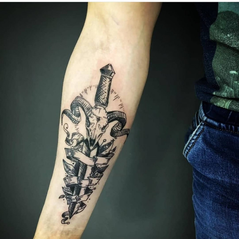 Dagger, photo - Tattoo Master Barb Tattoo