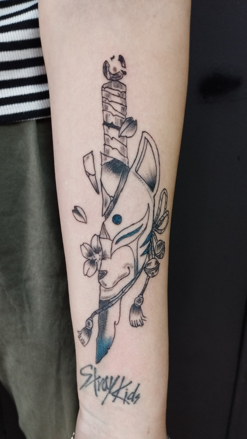 Sztylet kitsune, photo - Tatuażysta Barb Tattoo