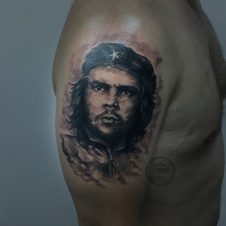 Tatuaż Chegevara. Artysta tatuażu Dmitrij Jawtuszenko Dniepropietrow, photo - Tatuażysta Barb Tattoo