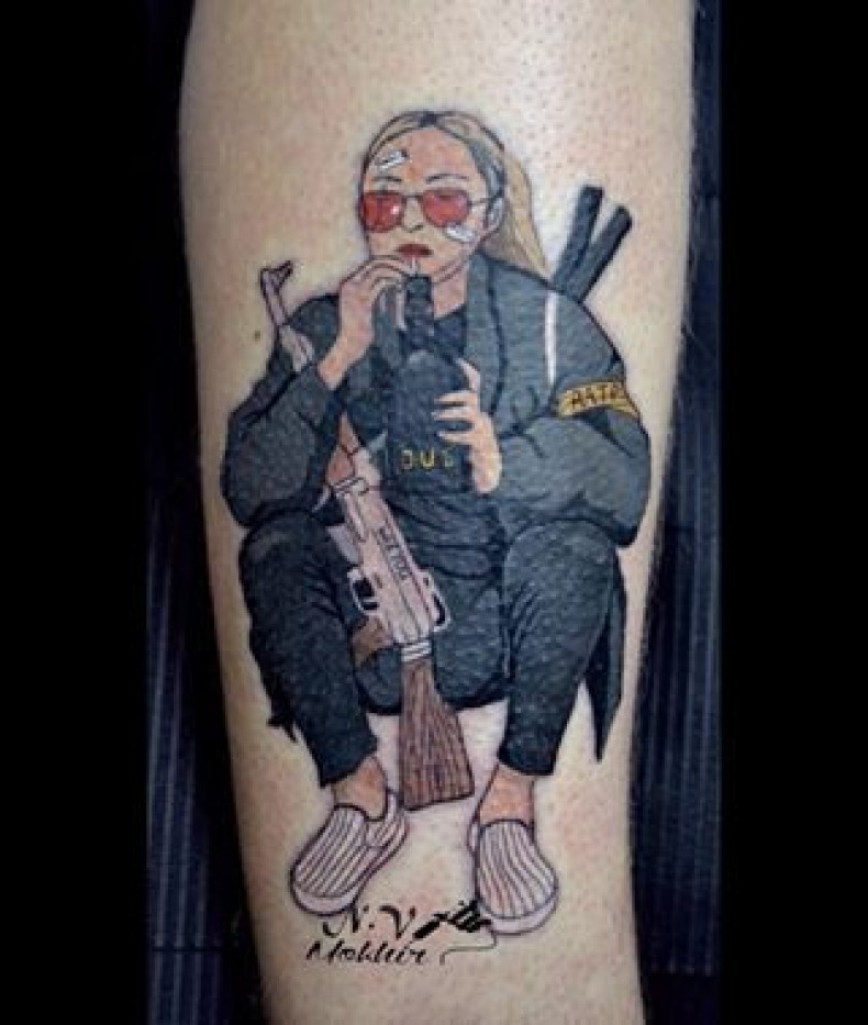 Gewehr portrait, photo - Tattoo-Meister Barb Tattoo