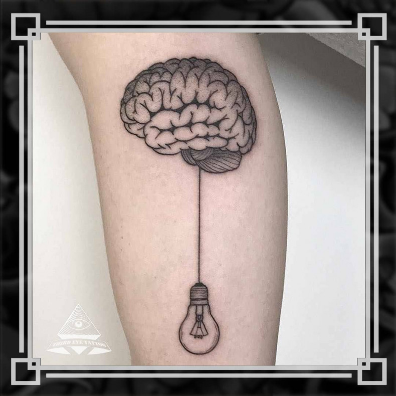 Bulb brain, photo - Tattoo Master Barb Tattoo