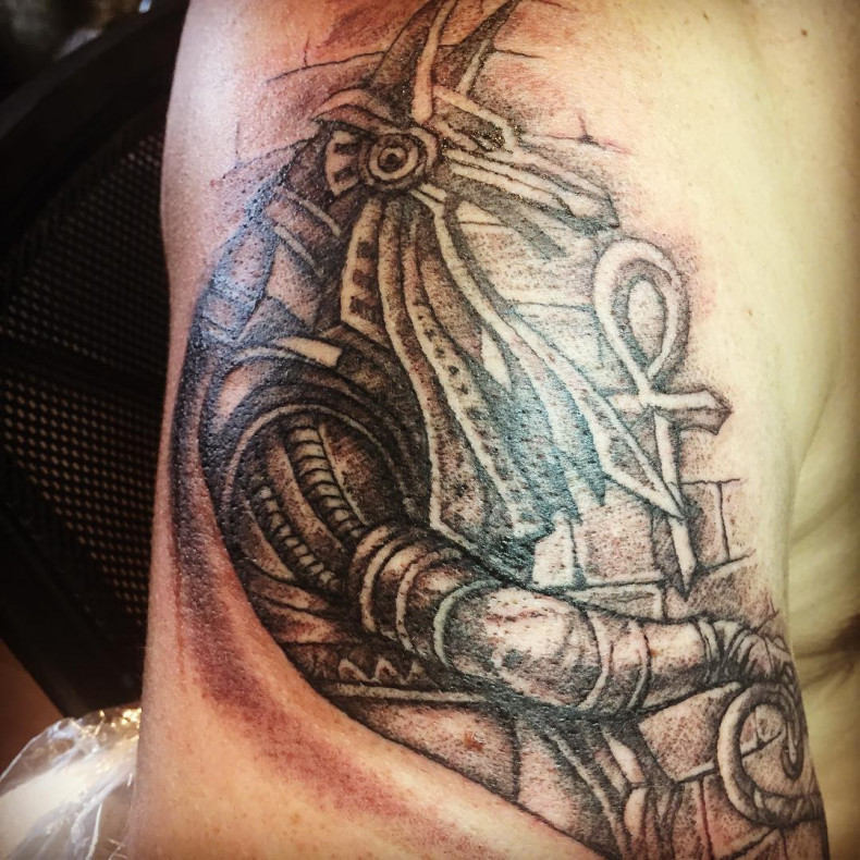 Anubis ankh, photo - Tattoo-Meister Barb Tattoo