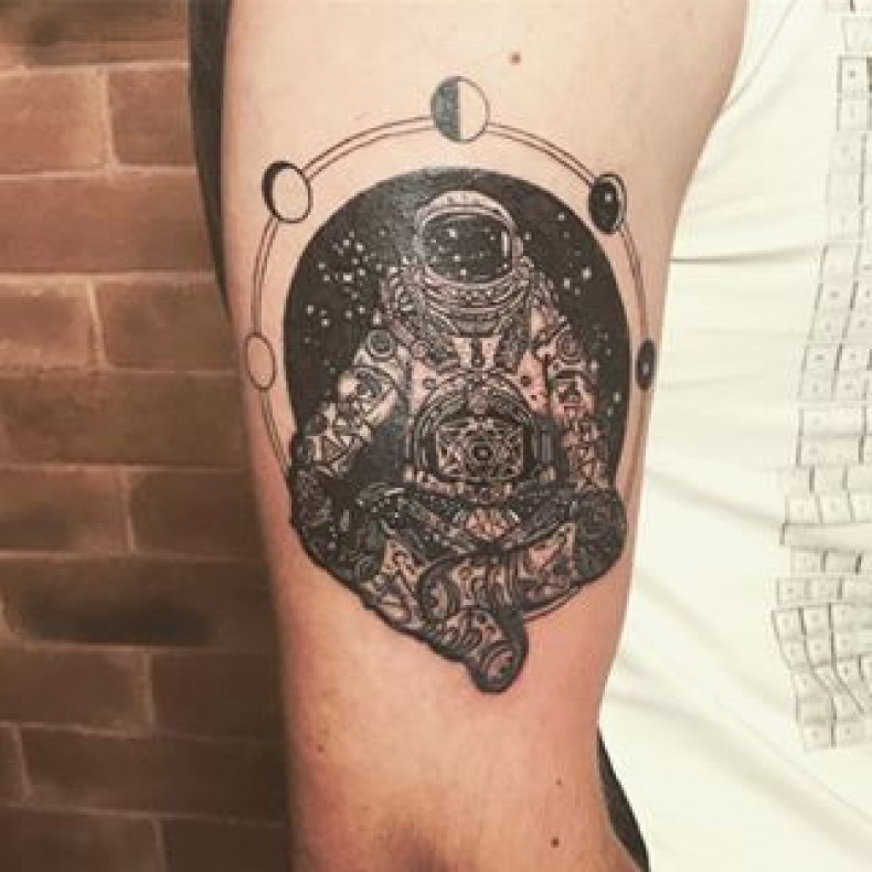 Astronauta astronaut, photo - Tatuażysta Barb Tattoo