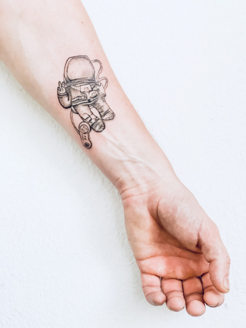 Astronauta astronaut, photo - Tatuażysta Barb Tattoo