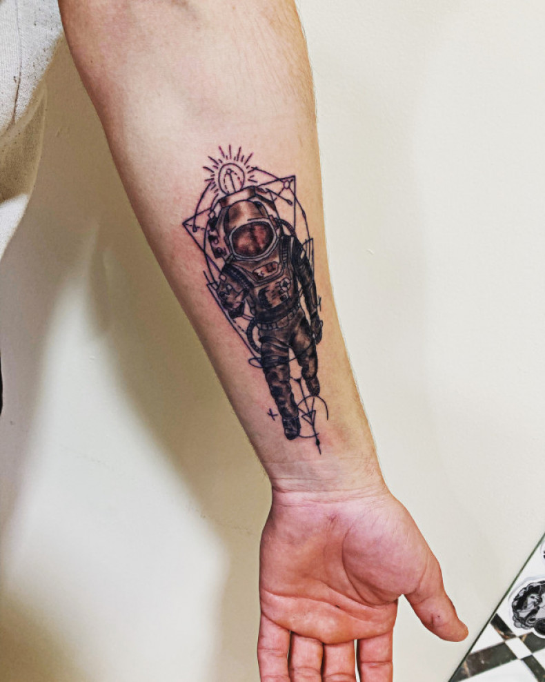 Astronauta astronaut, photo - Tatuażysta Barb Tattoo