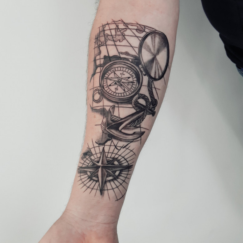 Map wind rose anchor, photo - Tattoo Master Barb Tattoo