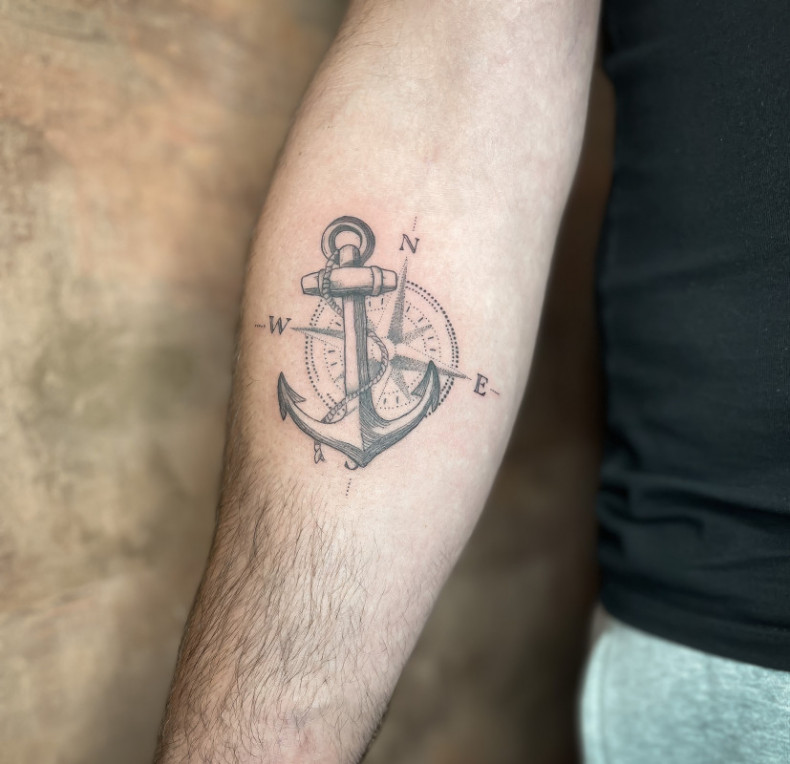 Wind rose anchor, photo - Tattoo Master Barb Tattoo