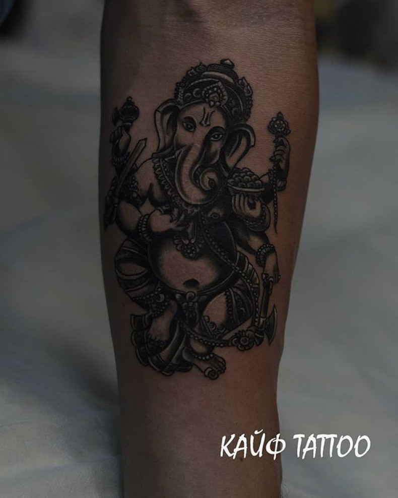 Ganesha-Symbol, photo - Tattoo-Meister Barb Tattoo