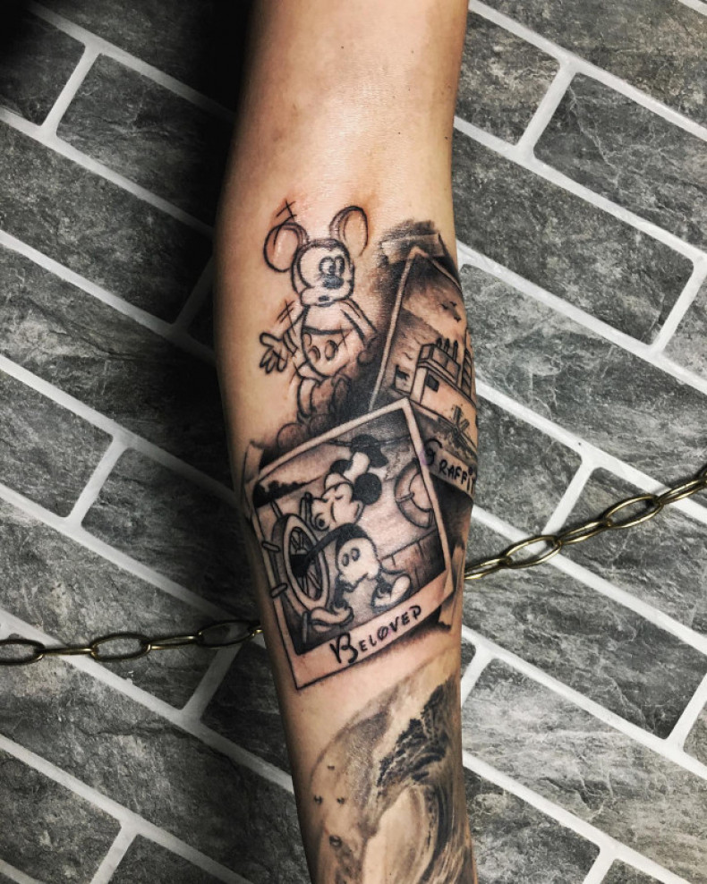 Kolaż Myszka Miki kreskówki, photo - Tatuażysta Barb Tattoo