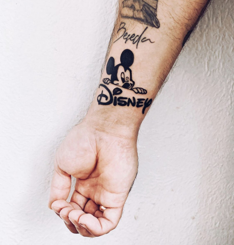 Mickey Mouse cartoons, photo - Tattoo Master Barb Tattoo