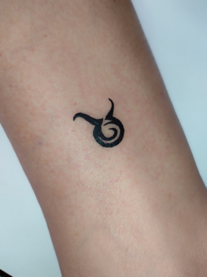 Zodiac sign taurus, photo - Tattoo Master Barb Tattoo