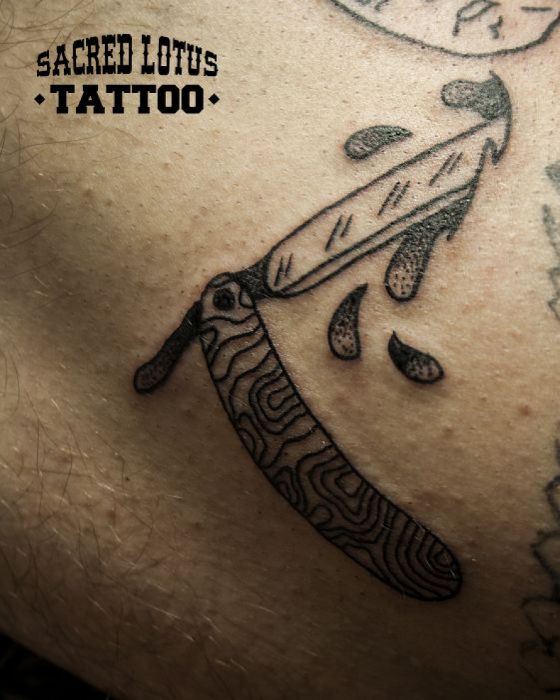 Brzytwa, photo - Tatuażysta Barb Tattoo