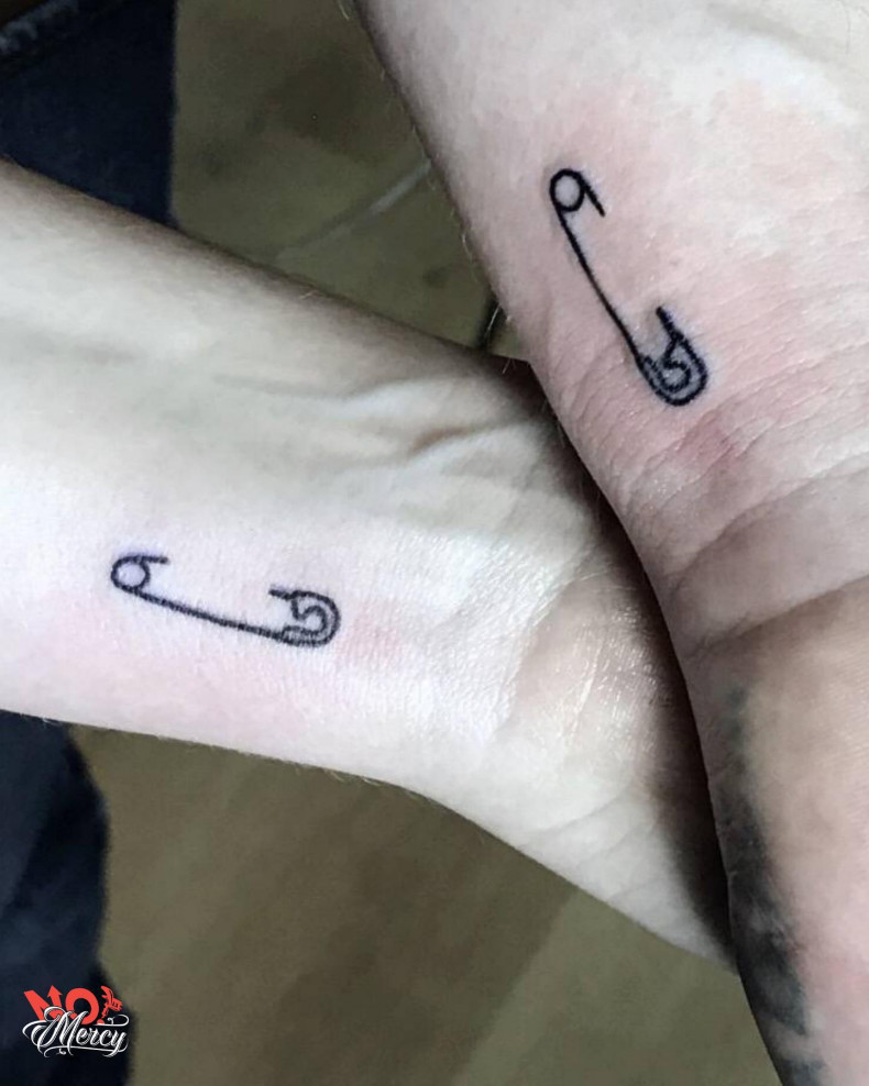 Pin couple, photo - Tattoo Master Barb Tattoo