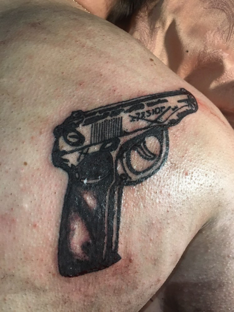 Gun, photo - Tattoo Master Barb Tattoo