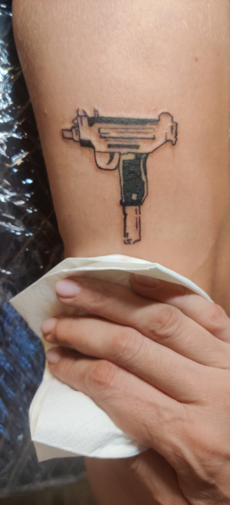 Gun, photo - Tattoo Master Barb Tattoo