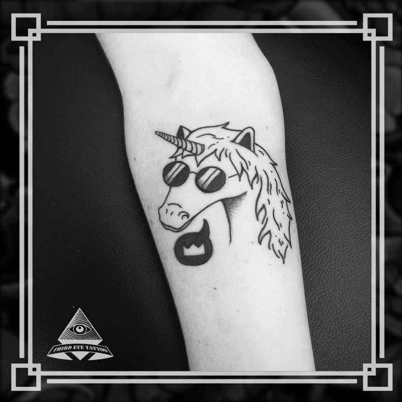 Einhorn, photo - Tattoo-Meister Barb Tattoo