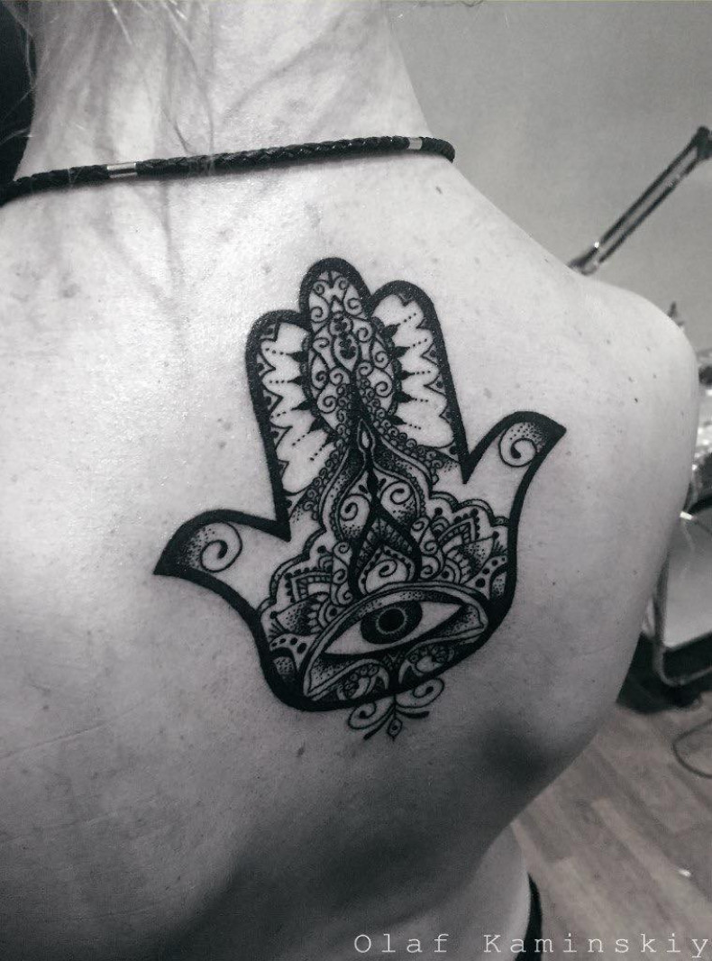 Hamsa, photo - Tatuażysta Barb Tattoo